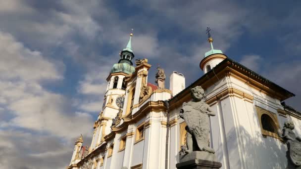 Loreta -- a large pilgrimage destination in Hradcany, a district of Prague,Czech Republic — ストック動画